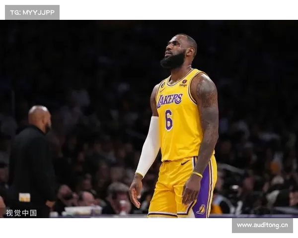 NBA版奥斯卡:詹皇堪称假摔影帝,奥胖最搞笑师弟最逗比 NBA版奥斯卡:詹皇堪称假摔影帝,奥胖最搞笑师弟最逗比